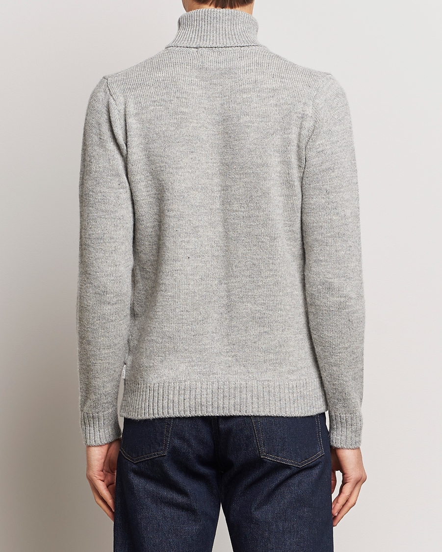 Hombres | Jerséis y prendas de punto | Peregrine | Maker's Stitch Merino Polo Light Grey