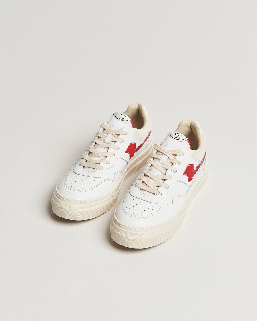 Hombres | Stepney Workers Club Pearl S-Strike Leather Sneaker White/Red | Stepney Workers Club | Pearl S-Strike Leather Sneaker White/Red