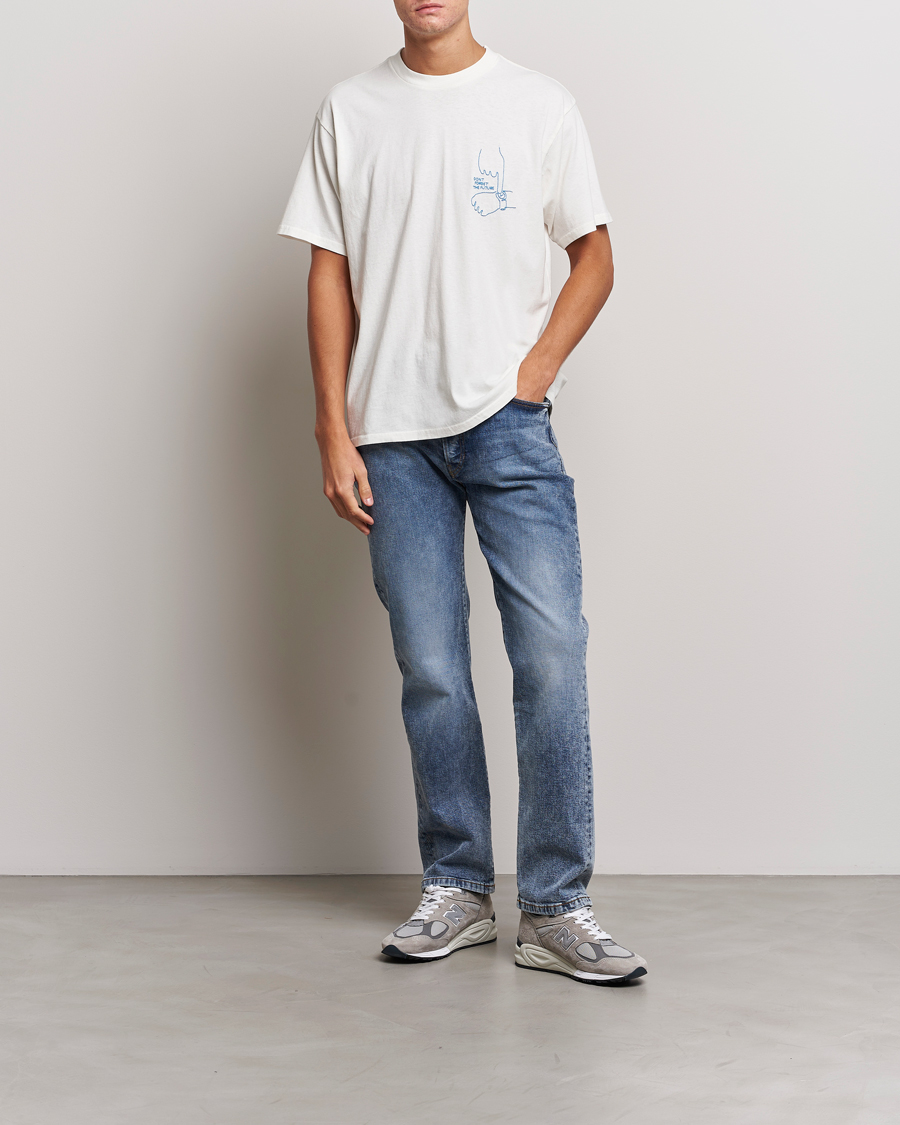 Hombres | Camisetas | Nudie Jeans | Koffe Future Crew Neck T-Shirt Off White