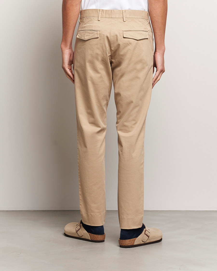 Hombres | Pantalones | NN07 | Wilhelm Regular Fit Stretch Chinos Khaki