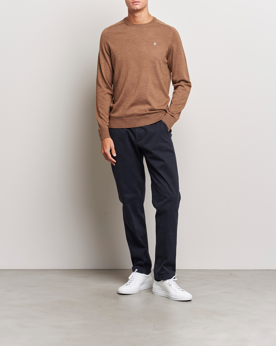 Hombres | Jerséis y prendas de punto | Morris | Merino Crew Neck Pullover Camel