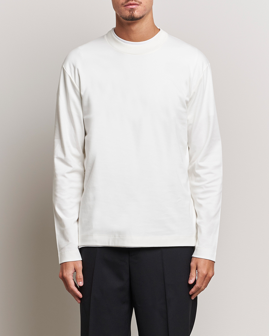 Hombres | Camisetas | Sunspel | Heavyweight Mock Neck Long Sleeve T-Shirt Ecru