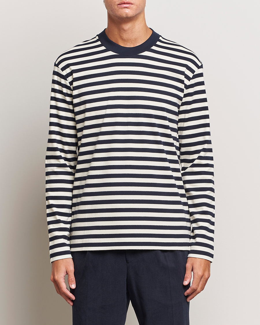 Hombres | Camisetas | Sunspel | Heavyweight Mock Neck Long Sleeve T-Shirt Navy/Ecru