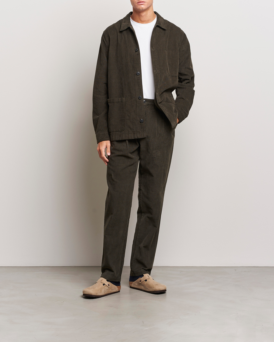 Hombres | Pantalones | Sunspel | Corduroy Double Pleat Trousers Coffee