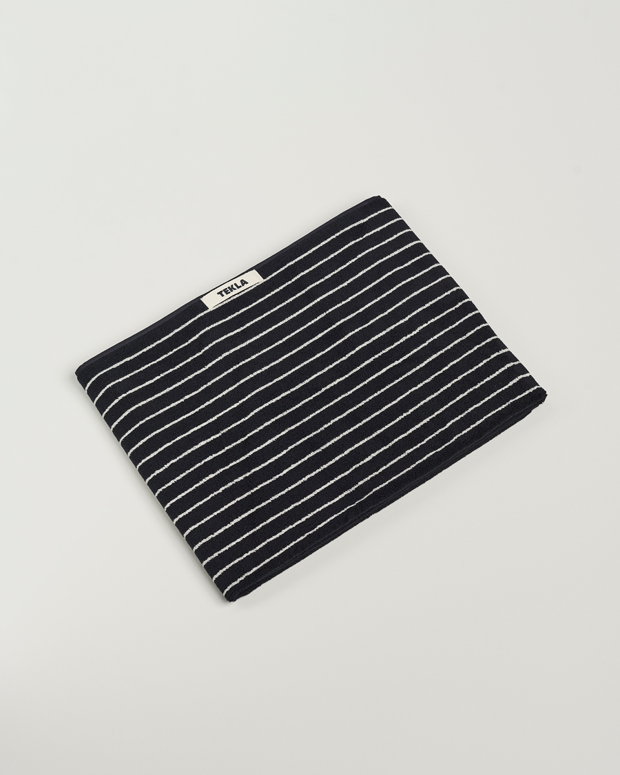 Hombres | Telas | Tekla | Organic Terry Bath Towel Black Stripe