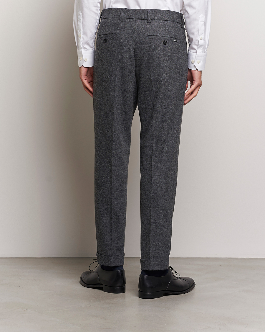 Hombres | Pantalones | BOSS BLACK | Perin Tech Flannel Pleated Trousers Dark Grey