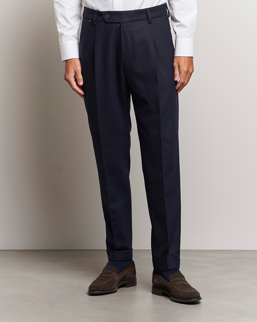 Hombres | Pantalones | BOSS BLACK | Perin Tech Flannel Pleated Trousers Dark Blue