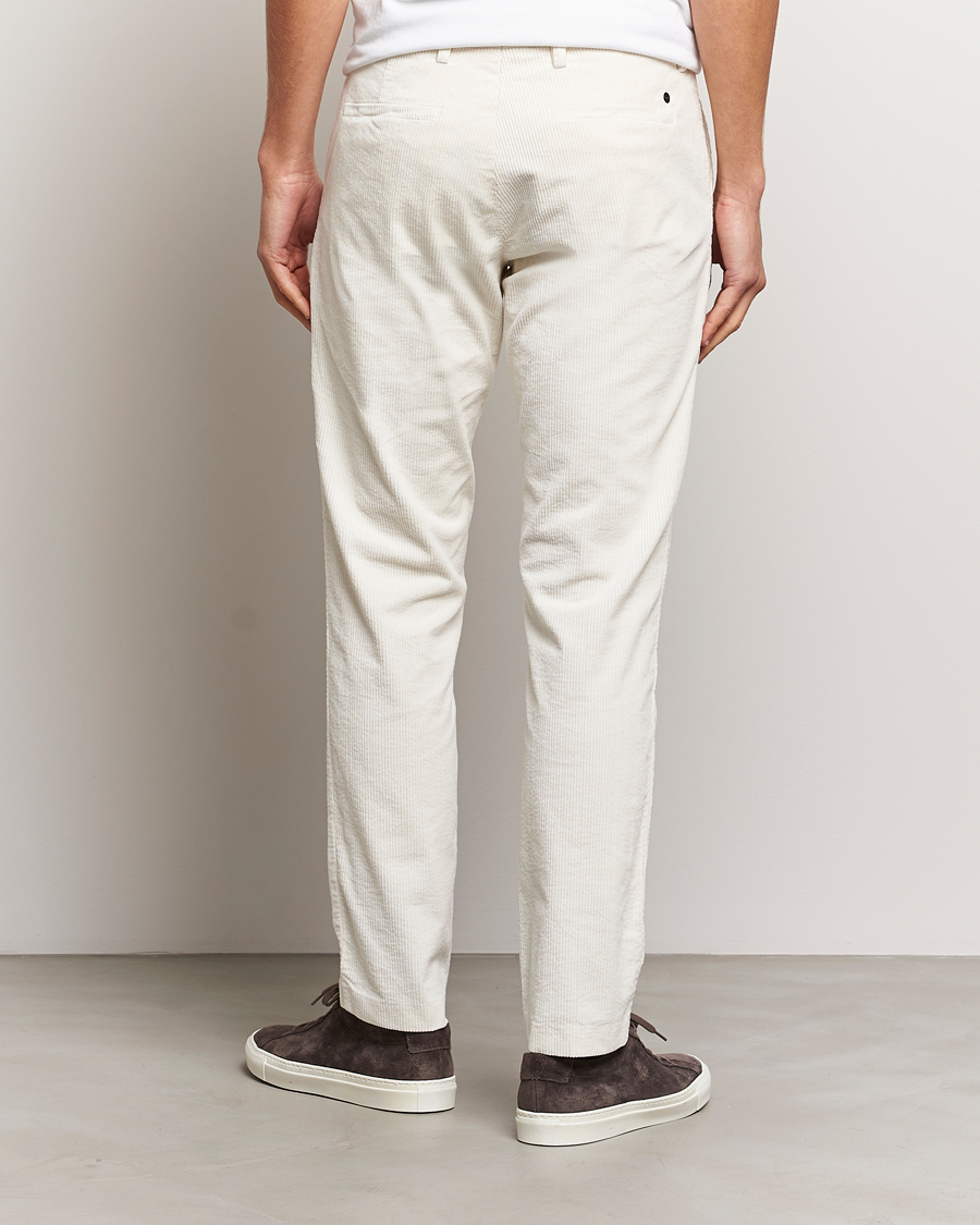 Hombres | Pantalones | NN07 | Theo Regular Fit Corduroy Chinos Off White