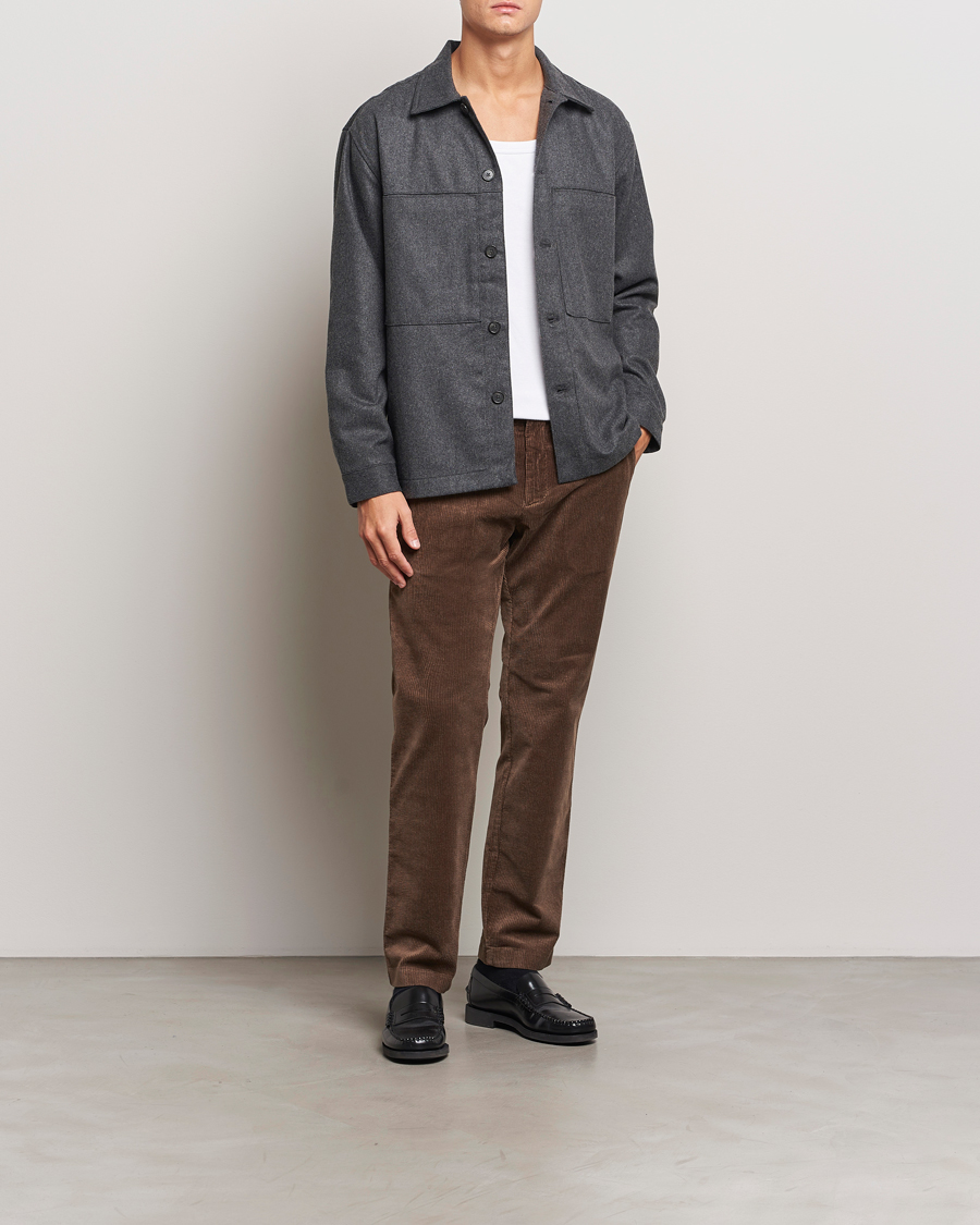 Hombres | Pantalones | NN07 | Theo Regular Fit Corduroy Chinos Shitake