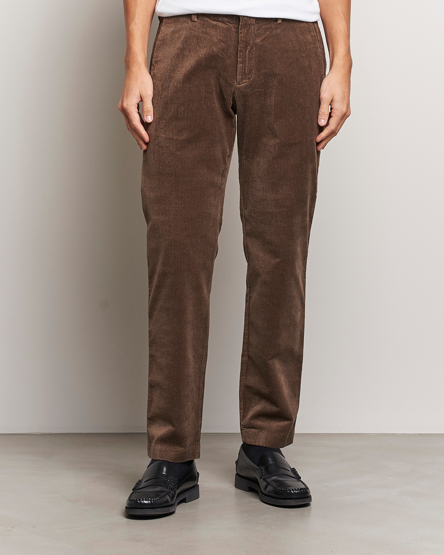 Hombres | Pantalones | NN07 | Theo Regular Fit Corduroy Chinos Shitake