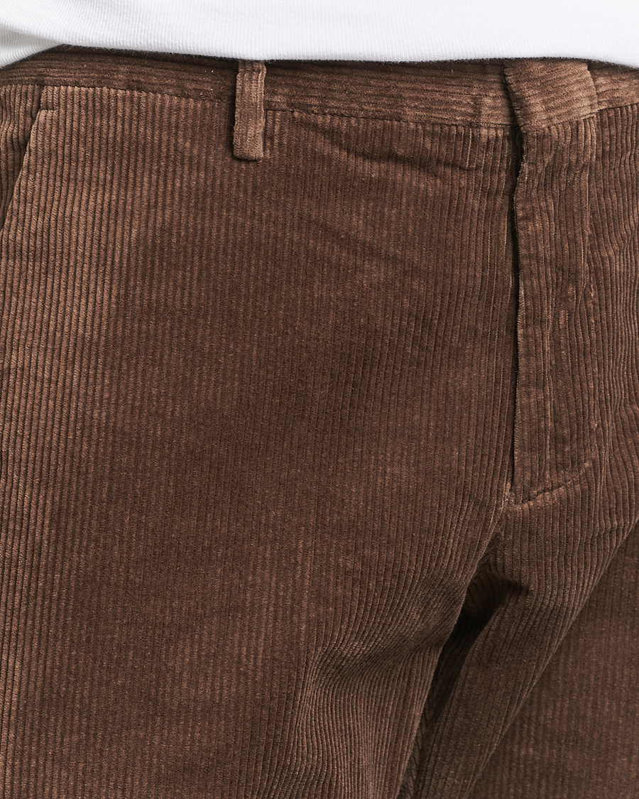 Hombres | Pantalones | NN07 | Theo Regular Fit Corduroy Chinos Shitake