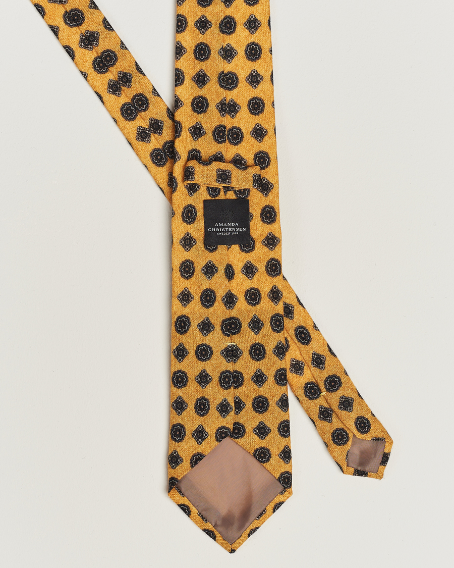 Hombres | Amanda Christensen Wool Flannel 8cm Printed Medallion Tie Yellow | Amanda Christensen | Wool Flannel 8cm Printed Medallion Tie Yellow