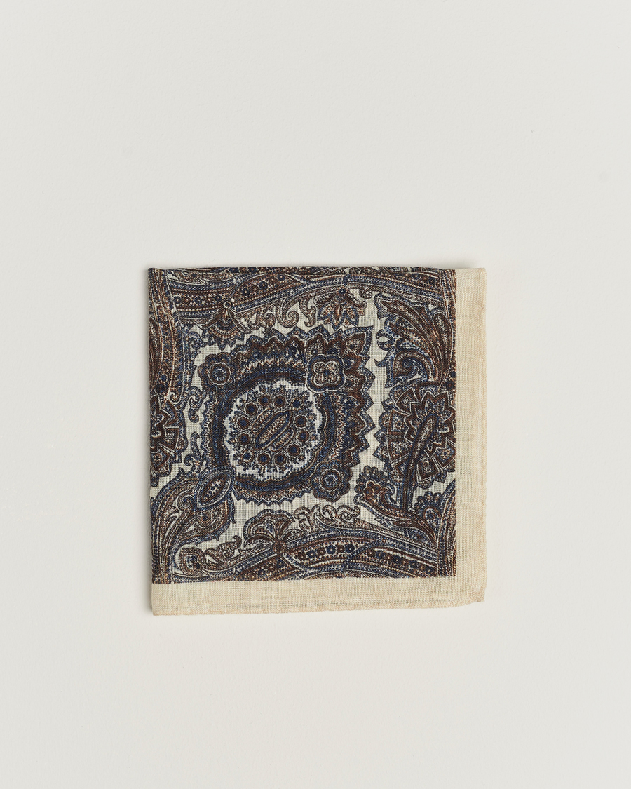 Hombres | Amanda Christensen Wool Printed Large Paisley Pocket Square White | Amanda Christensen | Wool Printed Large Paisley Pocket Square White