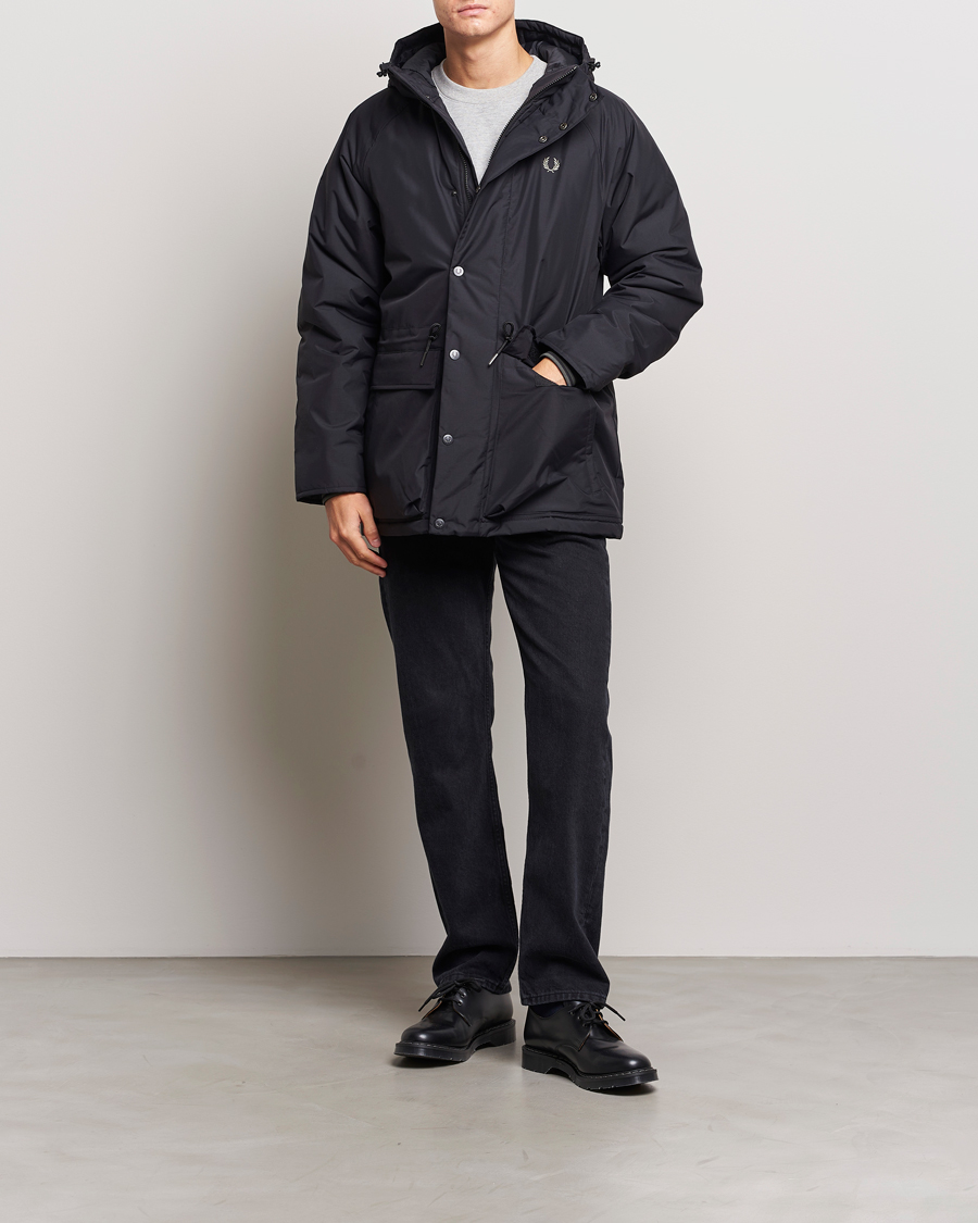Fred Perry Padded Zip Through Parka Black en CareOfCarl.es Fred Perry Padded Zip Through Parka Black en CareOfCarl.es