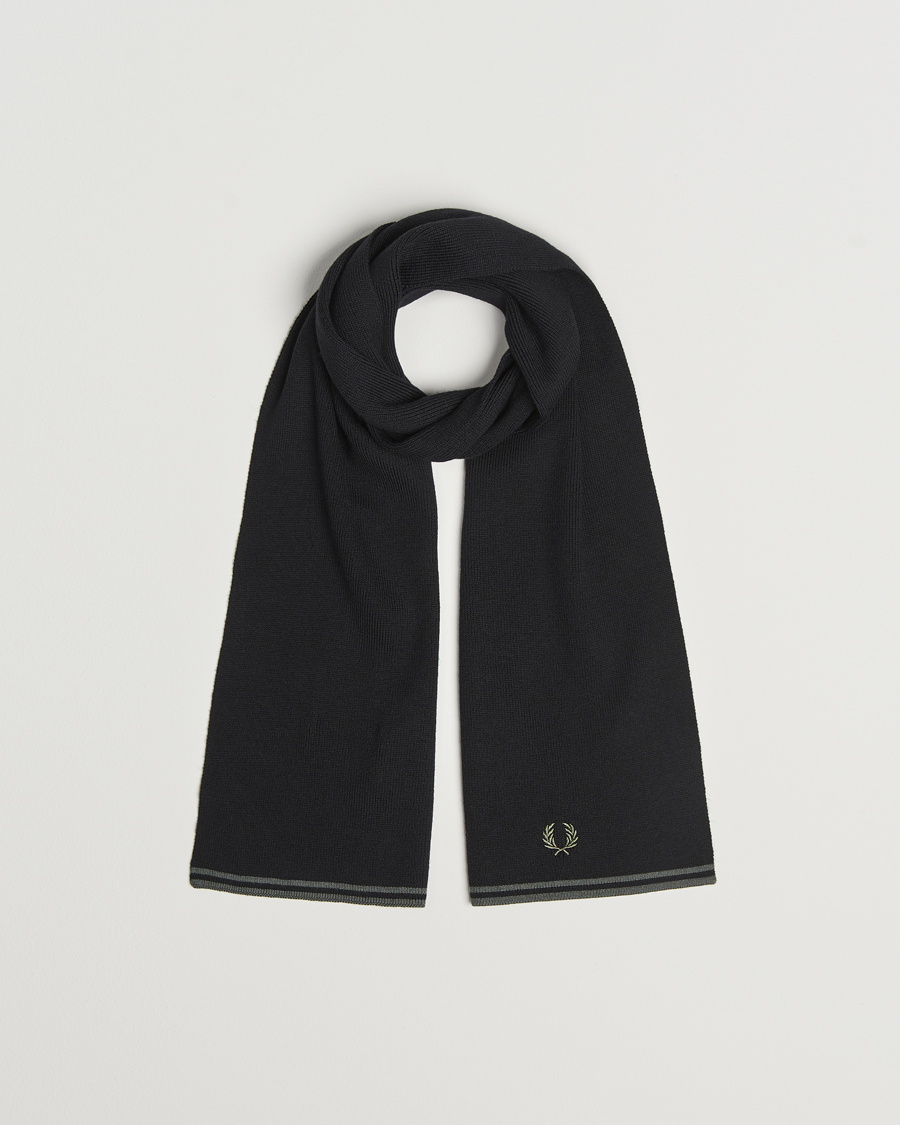 Hombres | Fred Perry Twin Tipped Merino Wool Scarf Black | Fred Perry | Twin Tipped Merino Wool Scarf Black
