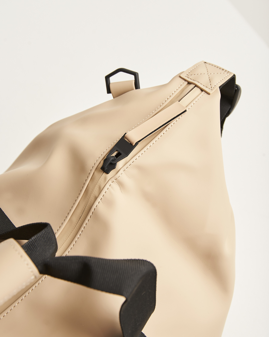 Hombres | RAINS Hilo Weekendbag Sand | RAINS | Hilo Weekendbag Sand