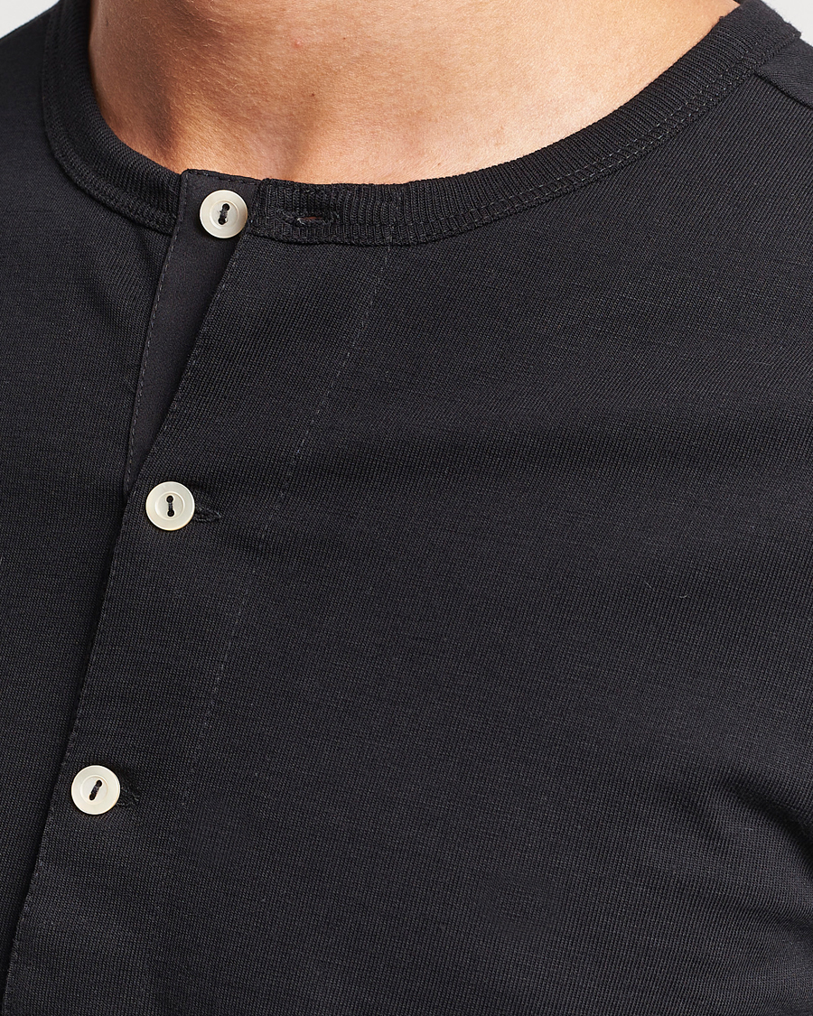 Hombres | Jerséis y prendas de punto | Merz b. Schwanen | Classic Organic Cotton Henley Sweater Black