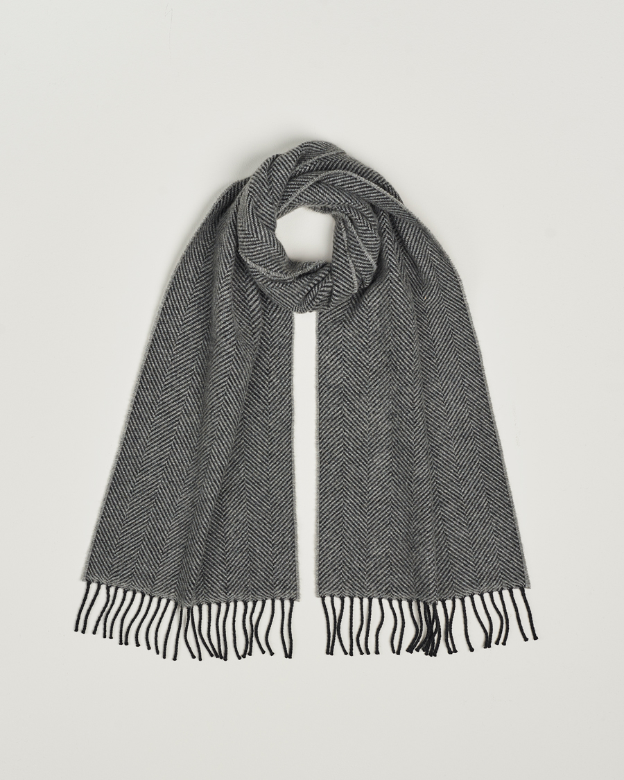 Hombres | Begg & Co Herringbone Cashmere Scarf 30*170cm Grey | Begg & Co | Herringbone Cashmere Scarf 30*170cm Grey