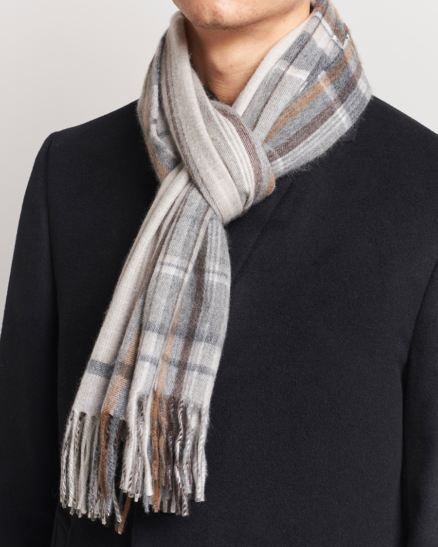 Hombres | Begg & Co Striped/Checked Cashmere Scarf 36*183cm Natural Grey | Begg & Co | Striped/Checked Cashmere Scarf 36*183cm Natural Grey