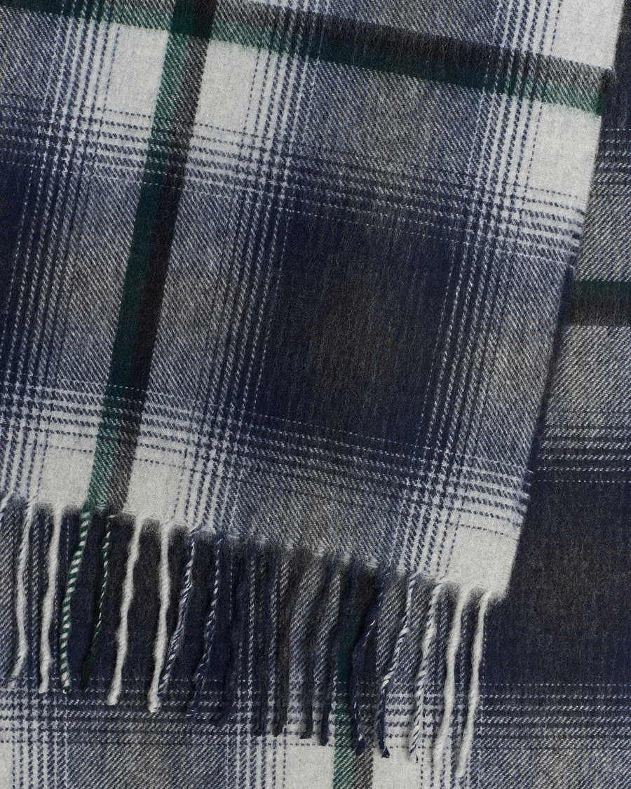 Hombres | Begg & Co Wool/Cashmere Shadow Check Scarf 32*180cm Silver/Navy | Begg & Co | Wool/Cashmere Shadow Check Scarf 32*180cm Silver/Navy