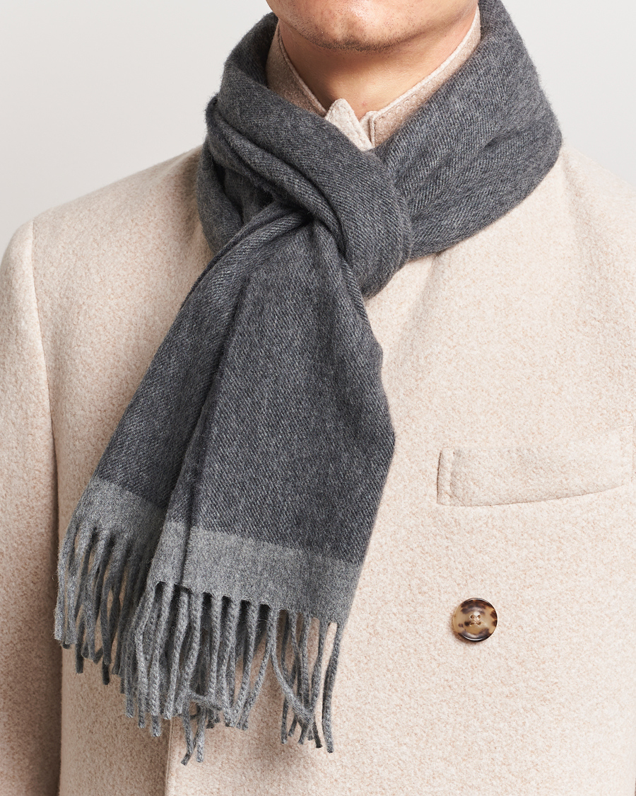 Hombres | Begg & Co Solid Board Wool/Cashmere Scarf Flannel Charcoal | Begg & Co | Solid Board Wool/Cashmere Scarf Flannel Charcoal