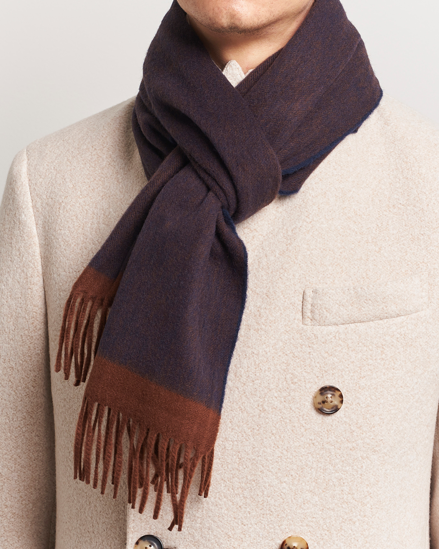 Hombres |  | Begg & Co | Solid Board Wool/Cashmere Scarf Navy Chocolate