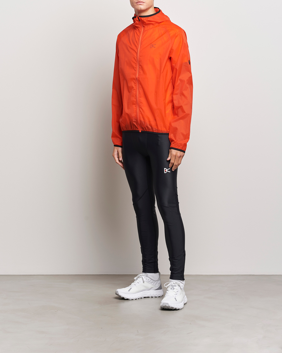 Hombres | Abrigos y chaquetas | District Vision | Ultralight Packable DWR Wind Jacket Tangerine