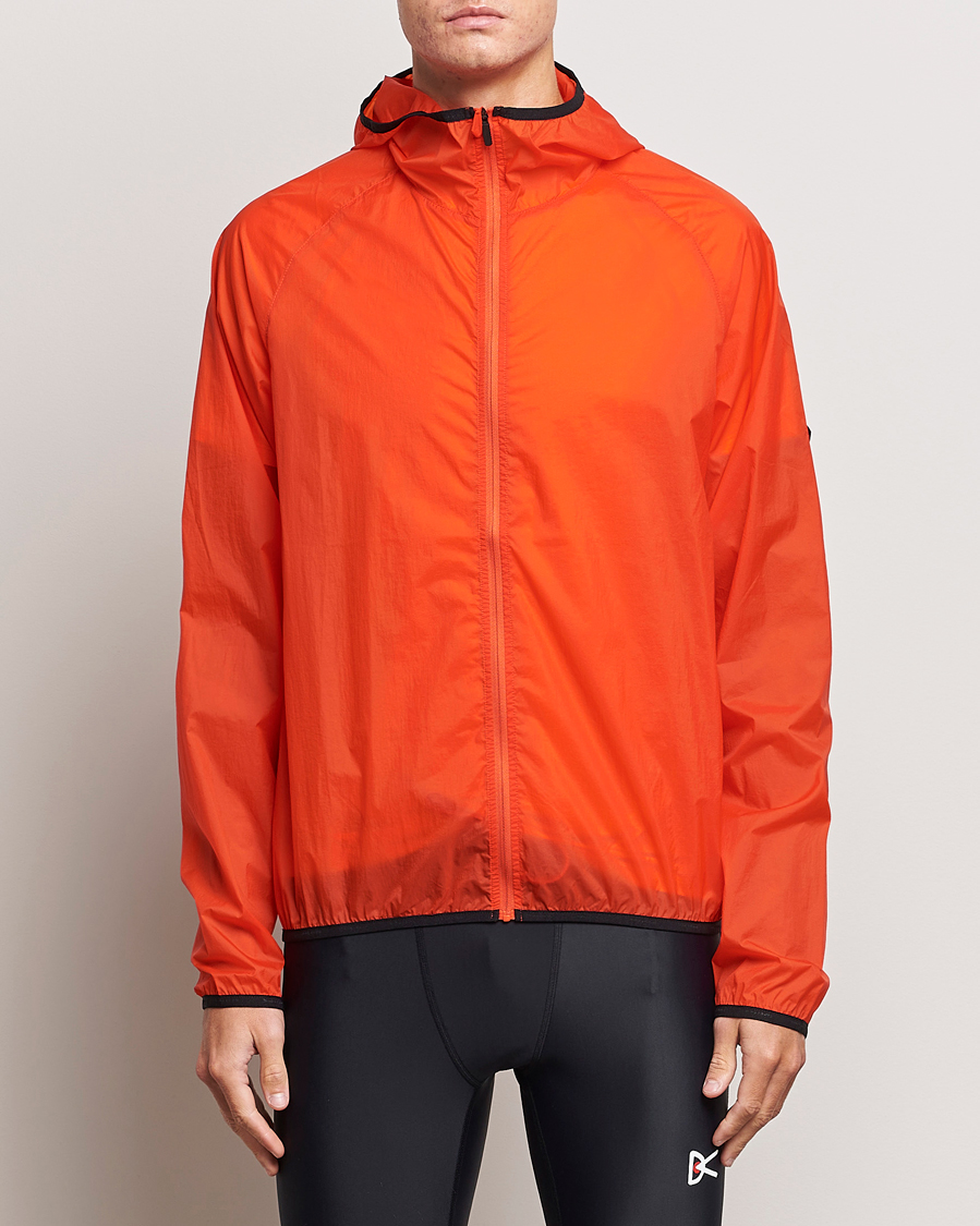 Hombres | Abrigos y chaquetas | District Vision | Ultralight Packable DWR Wind Jacket Tangerine