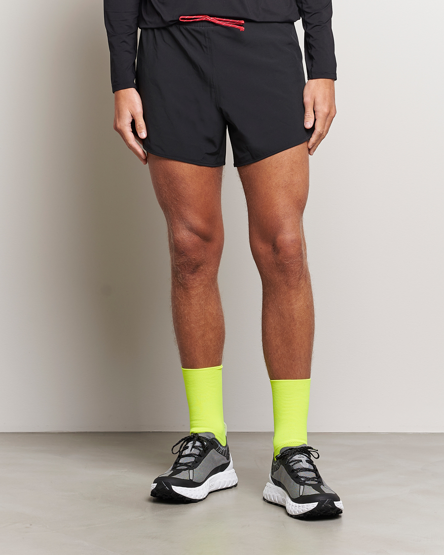 Hombres | Pantalones cortos funcionales | District Vision | 5 Inch Training Shorts Black