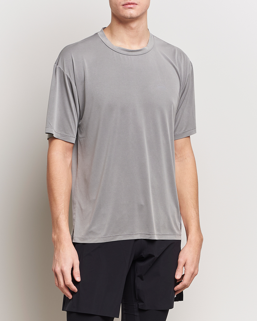 Hombres | Camisetas funcionales | Satisfy | AuraLite T-Shirt Mineral Fossil