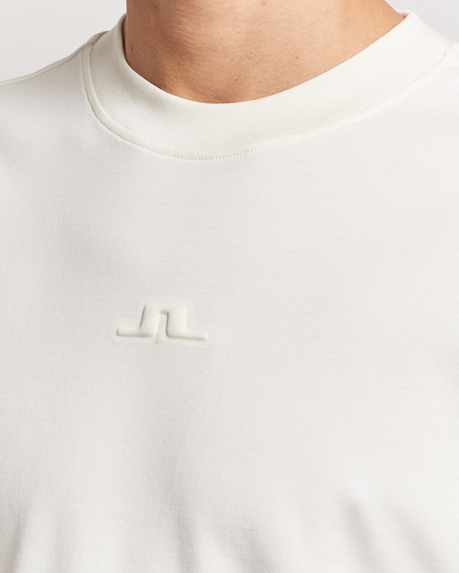 Hombres | Camisetas | J.Lindeberg | Adnan Logo Mock Neck T-Shirt Cloud White