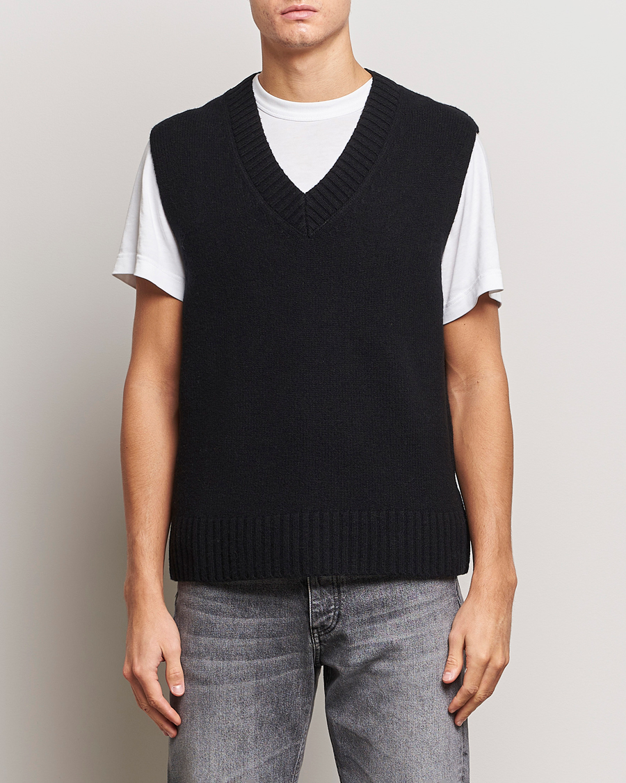 Hombres | Jerséis y prendas de punto | A Day's March | Wigtown Lambswool Vest Black