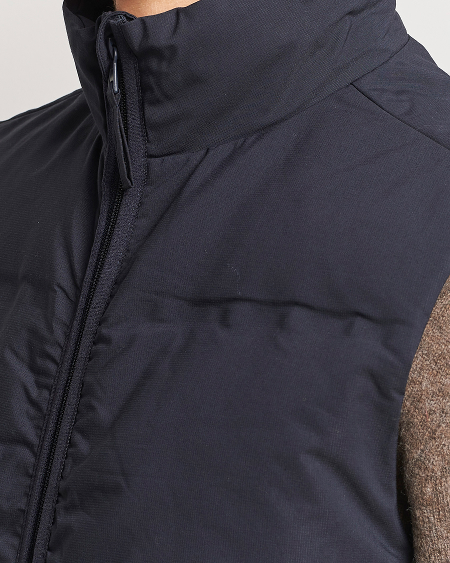 Hombres | Abrigos y chaquetas | A Day's March | Alford Puffer Vest Navy