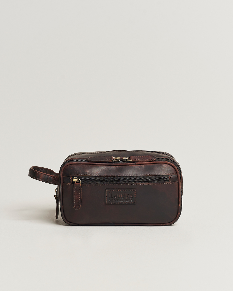 Hombres | Loake 1880 Dartmouth Leather Washbag Dark Brown | Loake 1880 | Dartmouth Leather Washbag Dark Brown