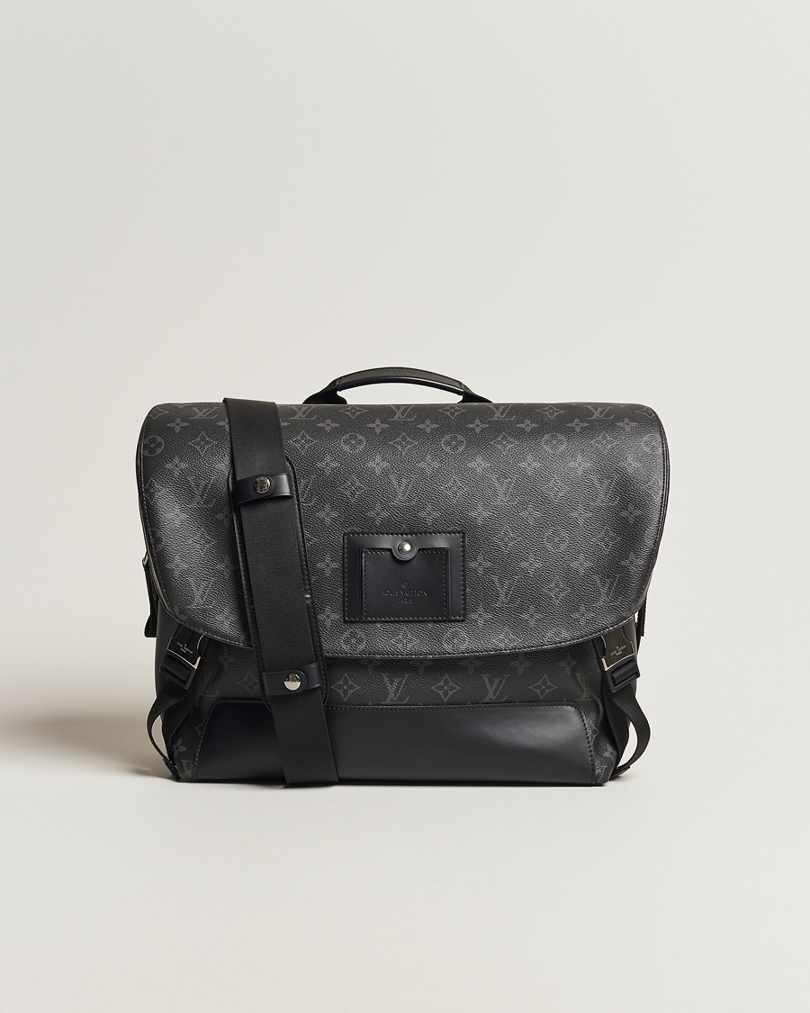 Hombres | Louis Vuitton Pre-Owned Messenger Voyager MM Bag Monogram Eclipse | Louis Vuitton Pre-Owned | Messenger Voyager MM Bag Monogram Eclipse
