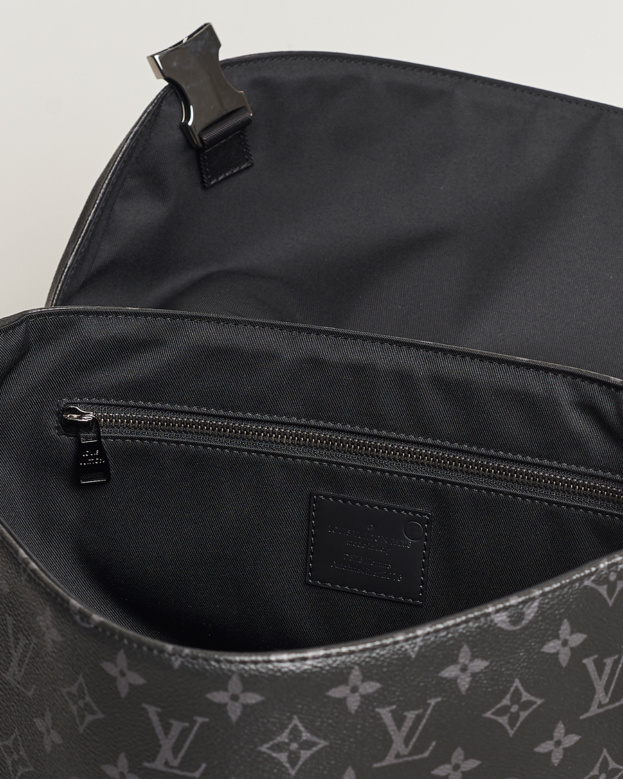 Hombres | Louis Vuitton Pre-Owned Messenger Voyager MM Bag Monogram Eclipse | Louis Vuitton Pre-Owned | Messenger Voyager MM Bag Monogram Eclipse