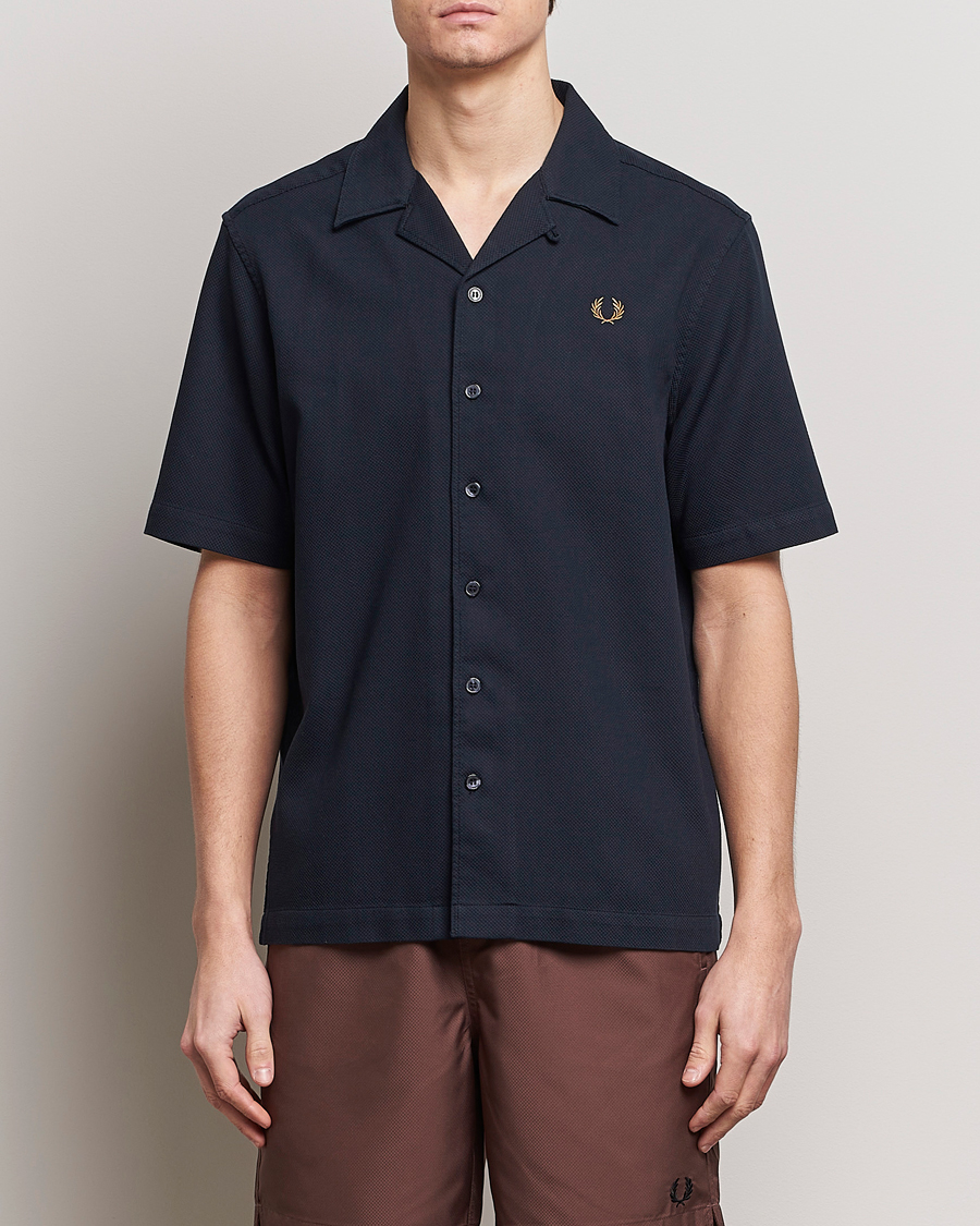 Hombres |  | Fred Perry | Pique Textured Short Sleeve Shirt Navy