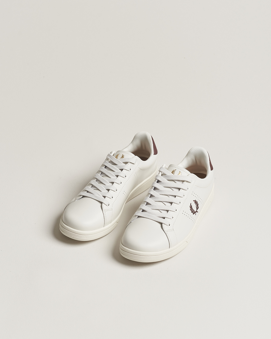 Hombres | Fred Perry | Fred Perry | B721 Leather Sneaker Porcelain/Brick Red