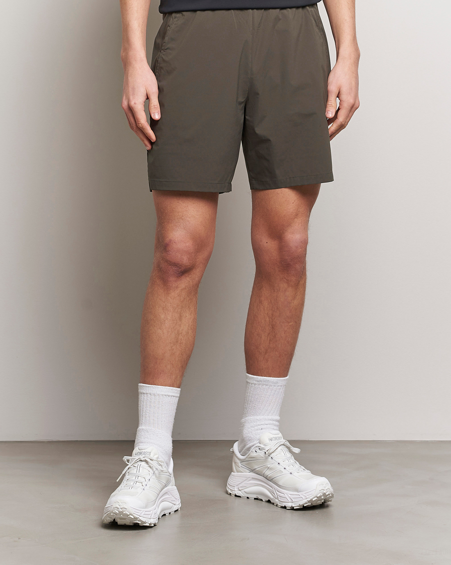 Hombres | Pantalones cortos funcionales | Houdini | Pace Light Shorts Baremark Green