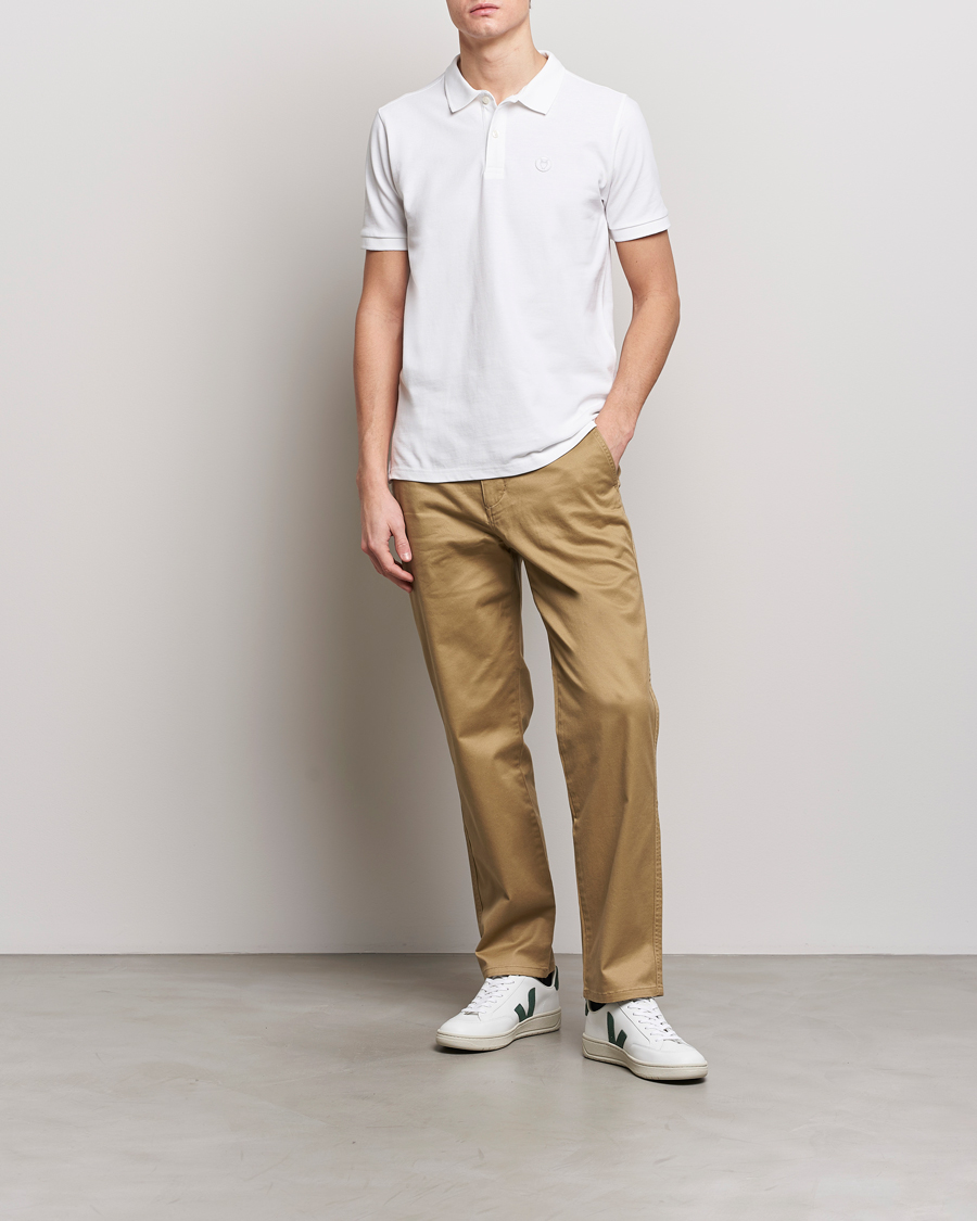 Hombres | Polos | KnowledgeCotton Apparel | Toke Badge Polo Bright White