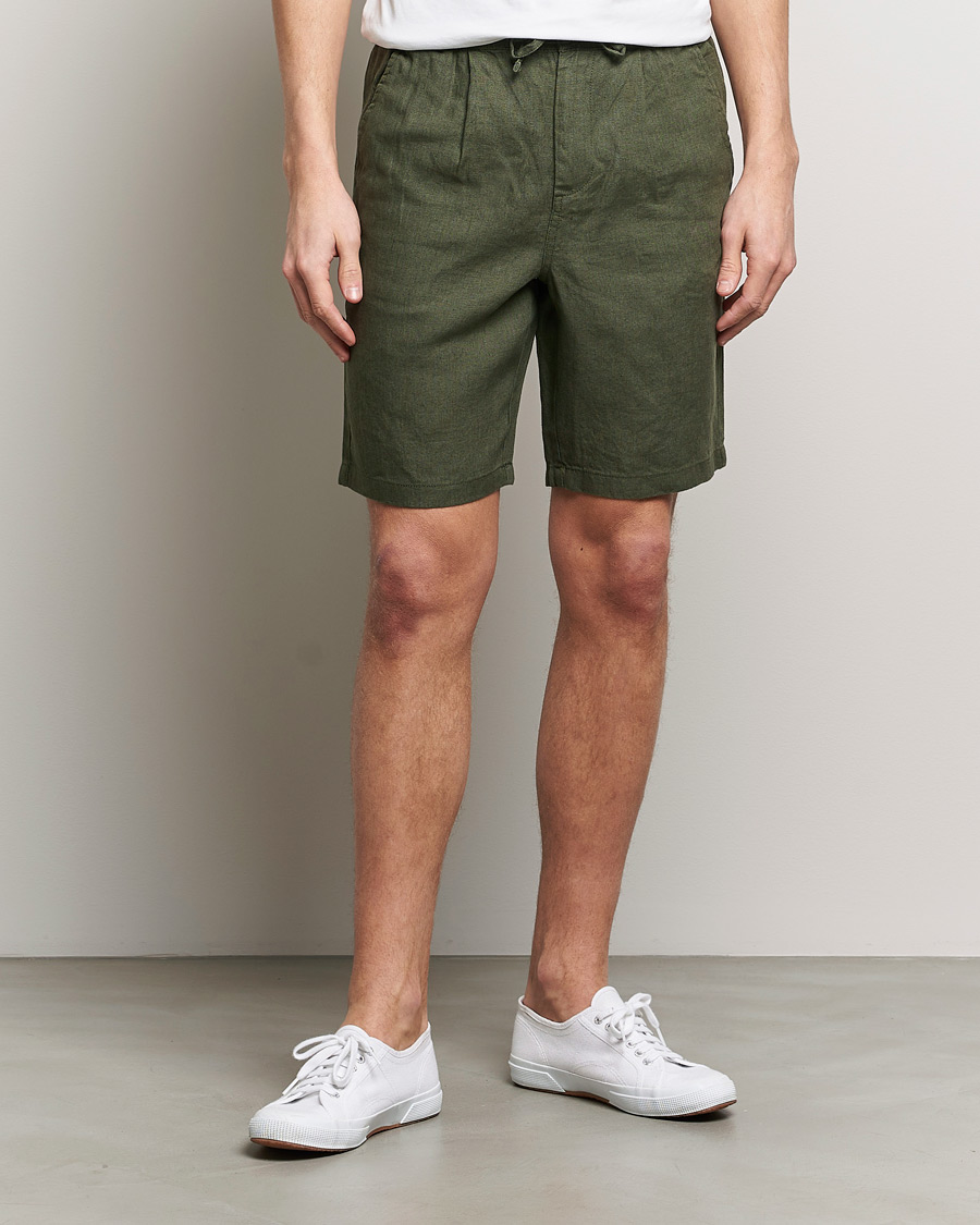 Hombres | Pantalones cortos de lino | KnowledgeCotton Apparel | Loose Linen Shorts Burned Olive