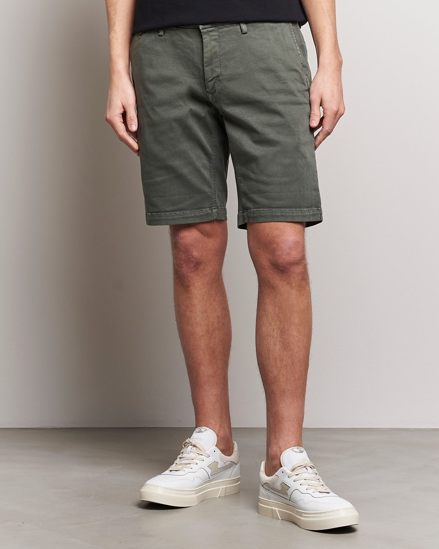 Hombres | Pantalones cortos chinos | Replay | Benni Hyperflex Shorts Dark Green