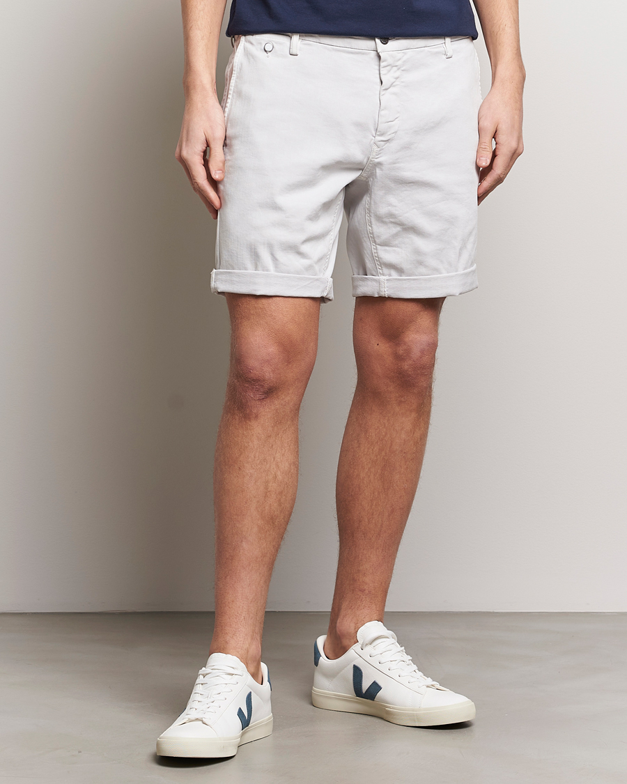 Hombres | Pantalones cortos chinos | Replay | Benni Hyperflex Shorts Pearl Grey