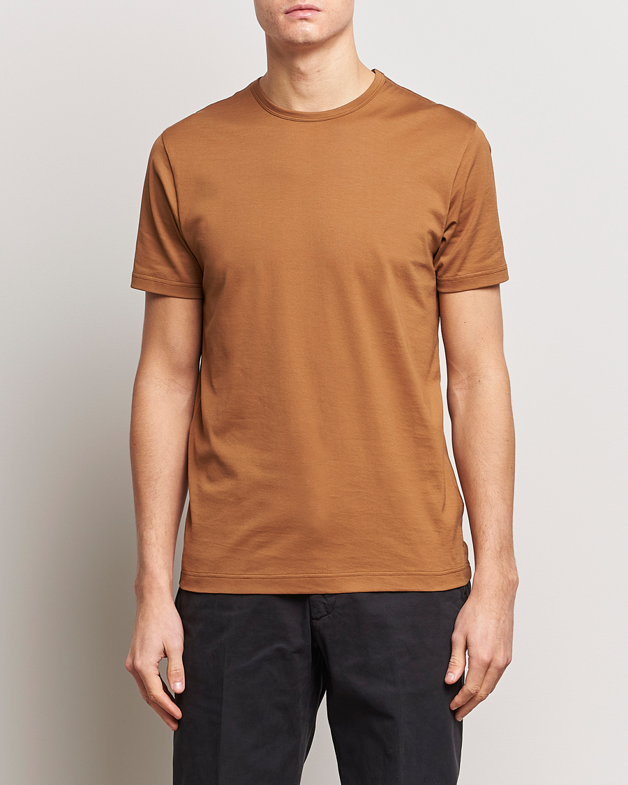 Hombres | Camisetas | Sunspel | Crew Neck Cotton Tee Dark Camel