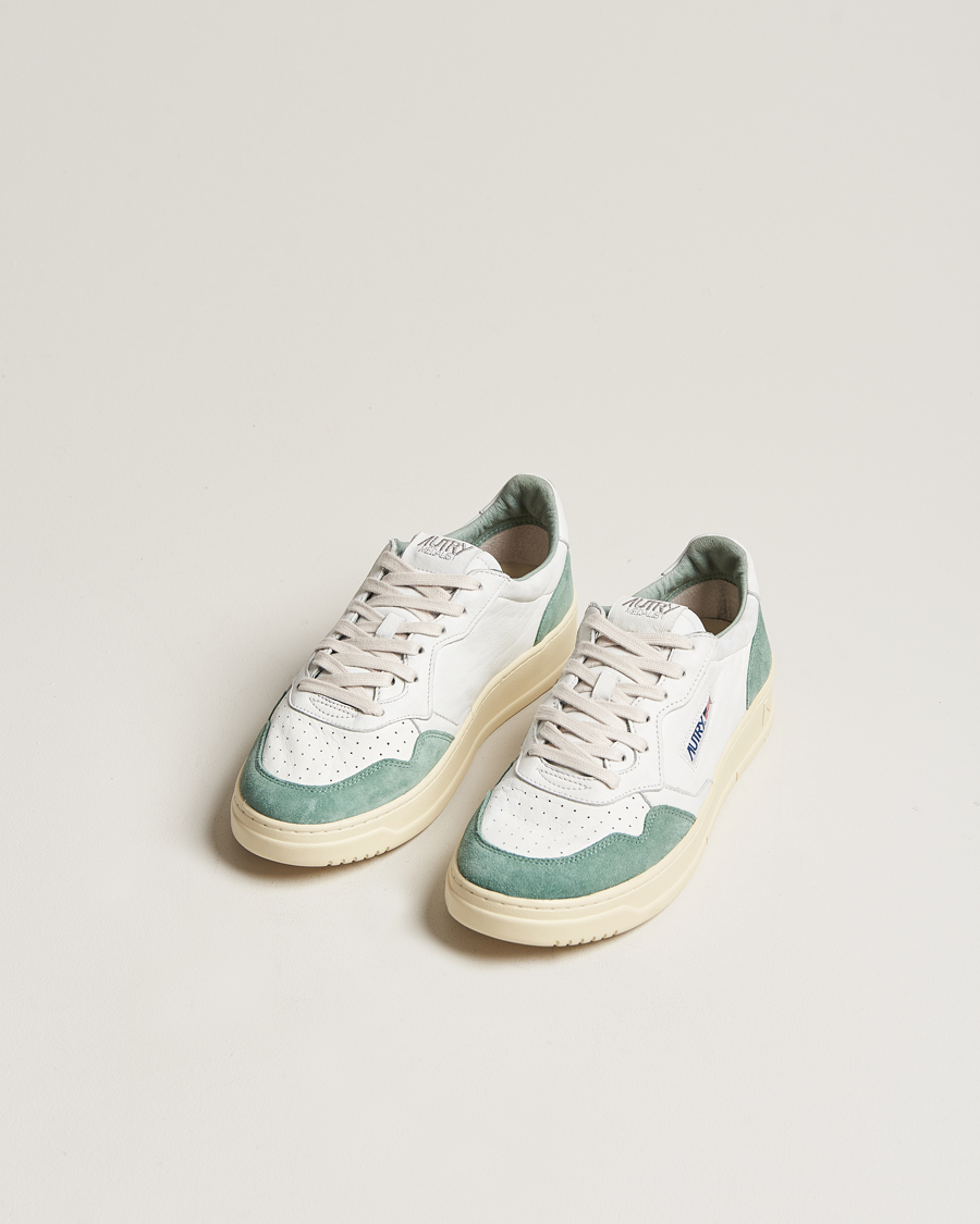 Hombres | Zapatillas bajas | Autry | Medalist Low Goat/Suede Sneaker White/Military