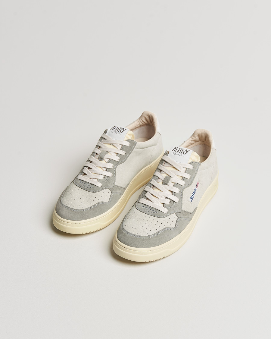 Hombres | Autry Medalist Low Suede Sneaker Grey/Cream | Autry | Medalist Low Suede Sneaker Grey/Cream