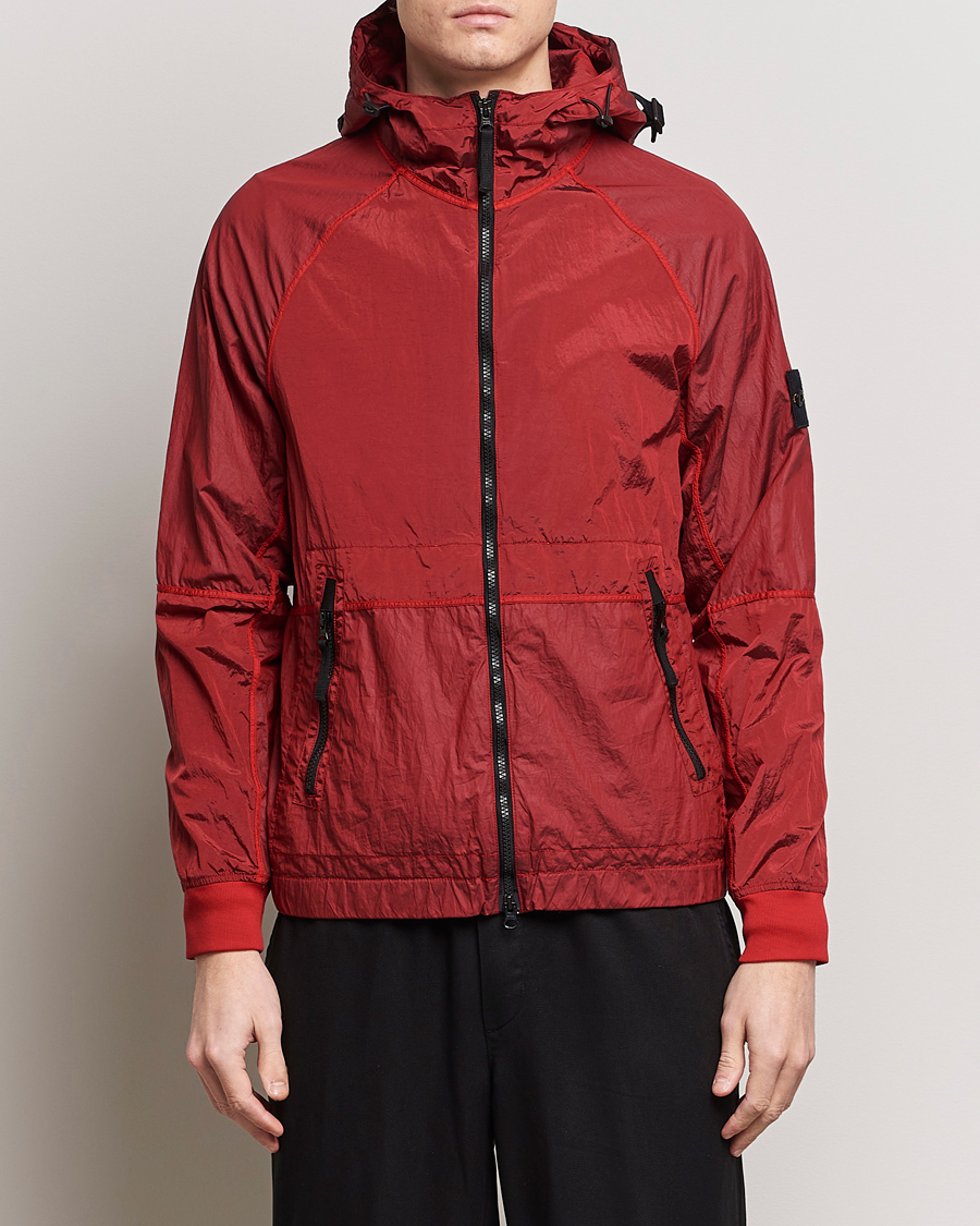 Stone Island Nylon Metal Hooded Jacket Red en CareOfCarl.es