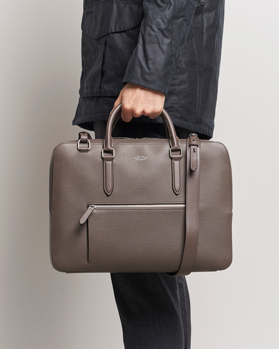 Hombres | Best of British | Smythson | Ludlow Large Briefcase with Zip Front Dark Taupe