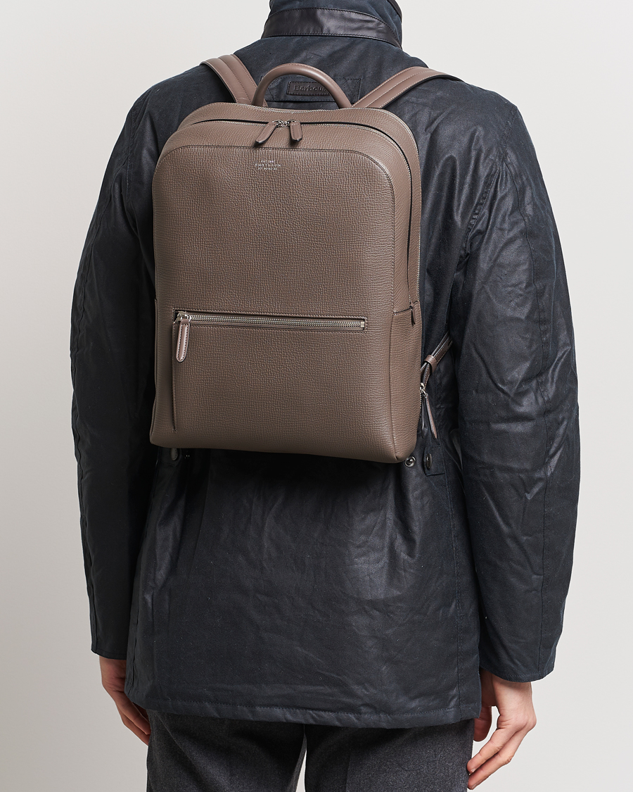 Hombres | Smythson Ludlow Zip Around Backpack Dark Taupe | Smythson | Ludlow Zip Around Backpack Dark Taupe