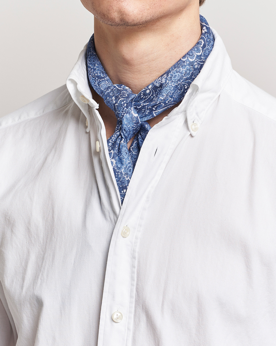 Hombres | Stenströms Flower Printed Linen Bandana Blue | Stenströms | Flower Printed Linen Bandana Blue